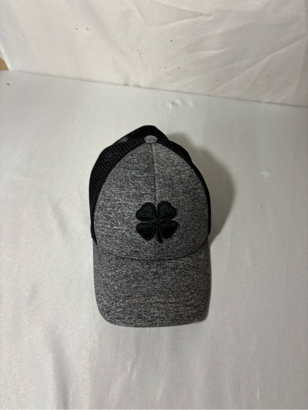 Men’s size small/medium black clover brand baseball cap, #N1016